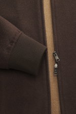 Nahaufnahme des Rifugio Blouson 'Favola' dunkelbraun aus Wolle-Cashmere-Mix, Fokus auf Reißverschluss und Bündchen, slim fit, stehkragen.