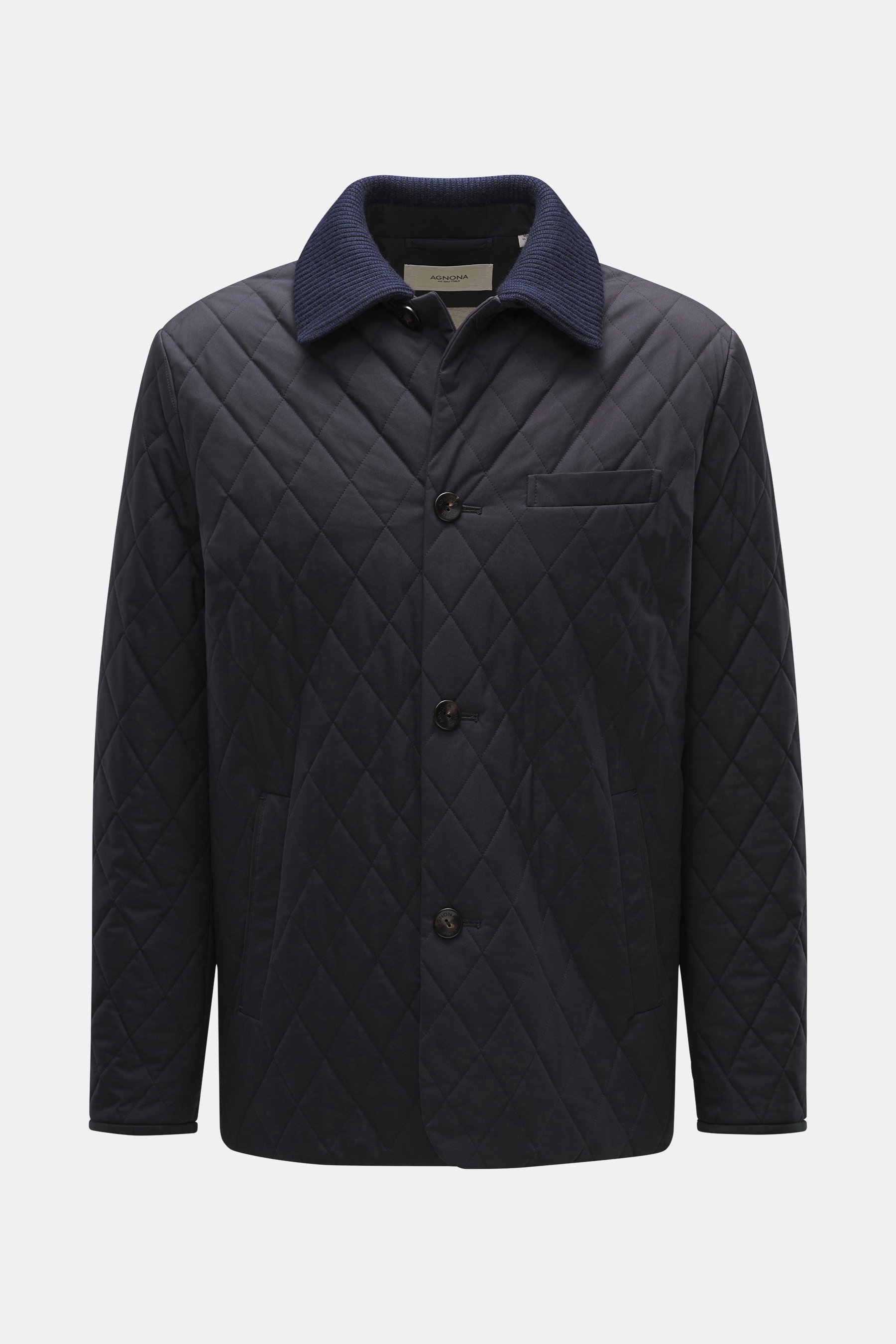 Vorderansicht der Agnona Steppjacke navy aus hochwertiger Microfaser, Regular Fit, glatter Griff, Vier-Knopf-Stil, Umlegekragen mit Rippstrick, Fronttaschen mit Druckknopf, klassische Brusttasche, rückwärtige Seitenschlitze, geschmeidiger Futterstoff, zwe