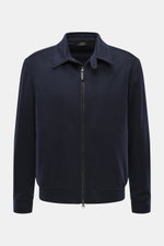 Frontale Nahaufnahme des Brioni Cashmere Blouson navy mit Umlegekragen, Zwei-Wege-Reißverschluss und elastischen Saumbündchen, Slim Fit.
