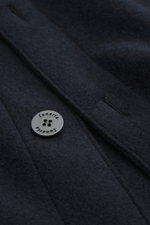 Close-up front view of the Lunaria Cashmere Cashmere Jacke navy showing reiner Cashmere, very soft touch, Slim Fit, five-button style, turn-down collar, slanted front pockets, and unlined fabric.