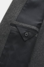 Zegna Cashmere Jacke grau meliert, Detailaufnahme Innenfutter mit Knopf, Leder-Fronttasche, weicher Griff, Slim Fit, hochwertige Handwerkskunst.