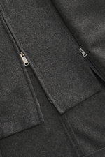 Nahaufnahme von zwei Reißverschlüssen am Zegna Cashmere Sakko dunkelgrau meliert aus reinem Cashmere mit weichem Griff, Slim Fit und sportiver Double-Front.