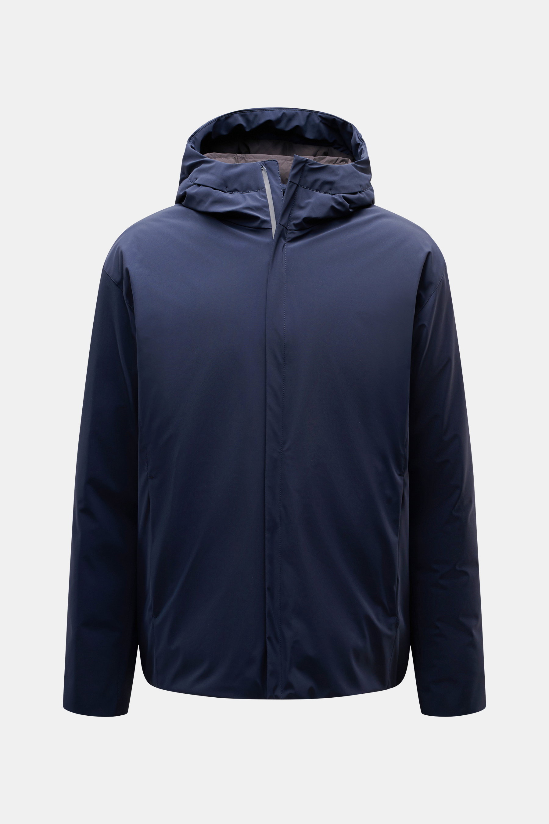 Herno Daunenjacke navy, frontale Nahaufnahme, sportive Winterjacke mit Kapuze, Daunenfüllung, wasserabweisender Microfaser, Zipper-Fronttaschen.