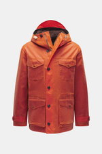 Front view of Manifattura Ceccarelli Waxed jacket 'Weekender' orange, slim fit with waxed cotton, typical material feel, water-repellent, light pure wool padding, two-way zipper, wind flap with buttons, patch chest and hip pockets with flaps, sleeve cuffs