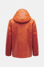 Manifattura Ceccarelli Waxed jacket 'Weekender' orange shown from the back, slim fit, water-repellent waxed cotton with typical material feel, light pure wool padding, two-way zipper, wind flap with buttons, patch chest and hip pockets with flaps, sleeve 
