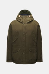 Front view of the Manifattura Ceccarelli Down jacket 'Fisherman' olive, pure cotton with soft touch, regular fit, warm down filling, two-way zipper, wind flap with press studs, high-closing collar with hood, raglan sleeves, slanted front and patch hip poc