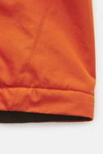 Manifattura Ceccarelli Jacke 'Shelter' orange, Detailansicht von unten, reine Baumwolle, Slim Fit, Zwei-Wege-Reißverschluss, Windblende, Stehkragen, Kapuze, Fronttaschen, Windschutzbündchen, Saumweite, Wollfutter, Innentasche.