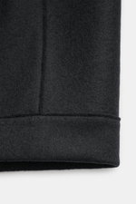 Close-up front view of Harris Wharf London Wool jacket navy showing felted virgin wool texture and seam details on the cuff.

<p>Casual and cosy: This cropped wool jacket by HARRIS WHARF LONDON, made of felted virgin wool, has a clean silhouette and butto