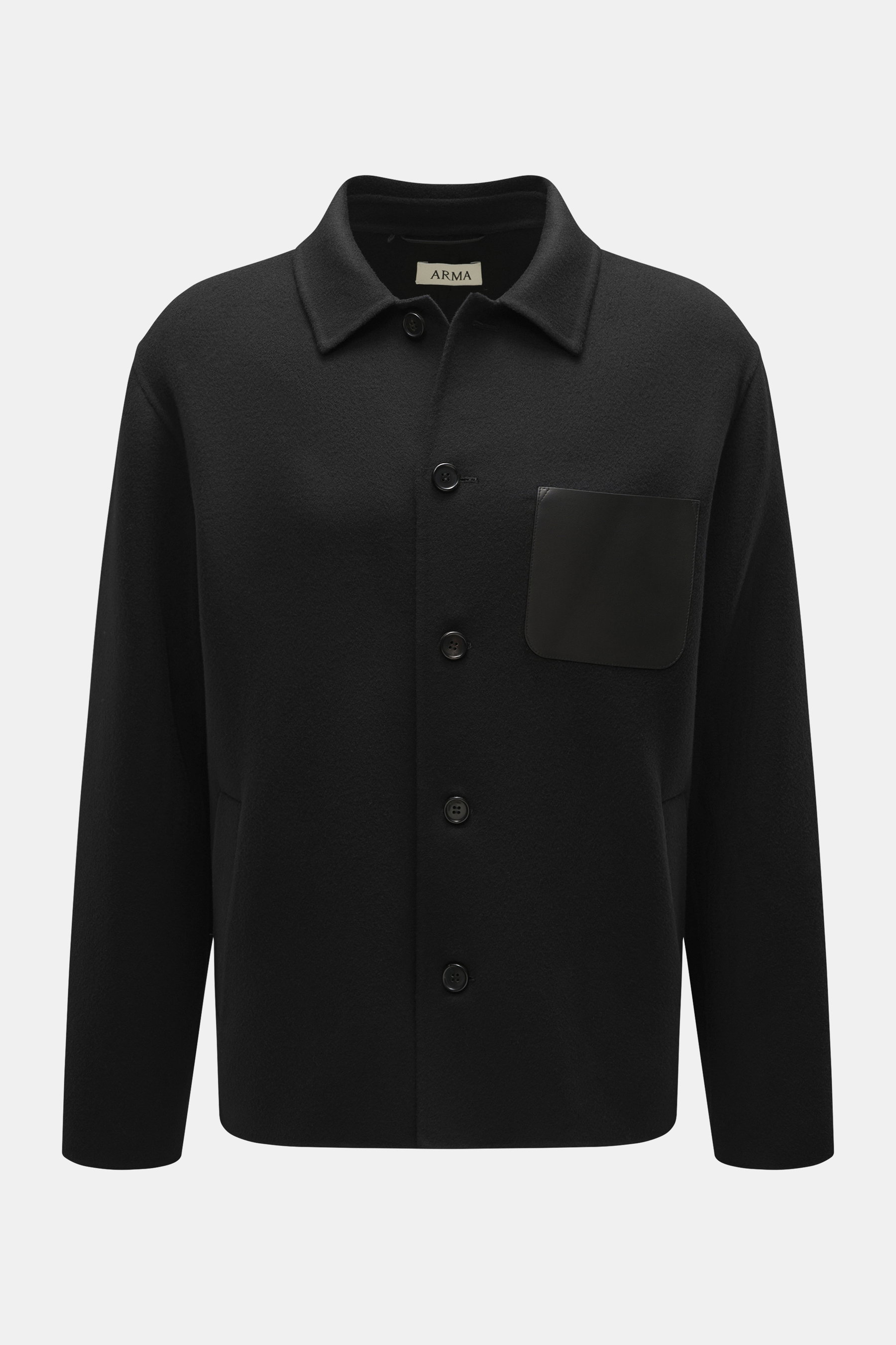 Front view of Arma Jacke 'Daniel' schwarz, a slim fit black jacket with pure wool, soft touch, turn-down collar, five-button placket, flap chest pockets, side seam pockets, buttoned sleeve cuffs, and unlined design.