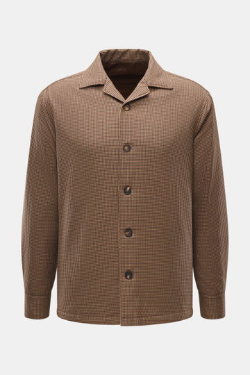 Front view of the Doppiaa Jacket 'Aabba' light brown/bordeaux/navy checkered, slim fit with high-quality microfiber, smooth touch, five-button placket, turn-down collar, side seam pockets, sleeve cuffs with button, quilted lining fabric, and two inner poc