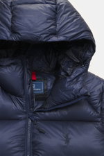Close-up front view of Polo Ralph Lauren Down Jacket Navy, showing collar-high zipper, hood with drawstring, tonal logo stitching, ripstop microfiber, smooth feel, warm down filling, Regular Fit, zippered front pockets, elastic sleeve cuffs, adjustable he