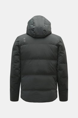 UBR Daunenjacke 'Bolt' dunkelgrün, Rückansicht mit abnehmbarer Kapuze, wasserfest, atmungsaktiv, leicht, Slim Fit, reflektierendes Logo oben links.