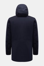 UBR Parka 'Regulator Parka Savile' navy in Rückansicht mit Kapuze, Slim Fit, Merinowolle-Twill, wasserdicht, atmungsaktiv und Primaloft-Wattierung.