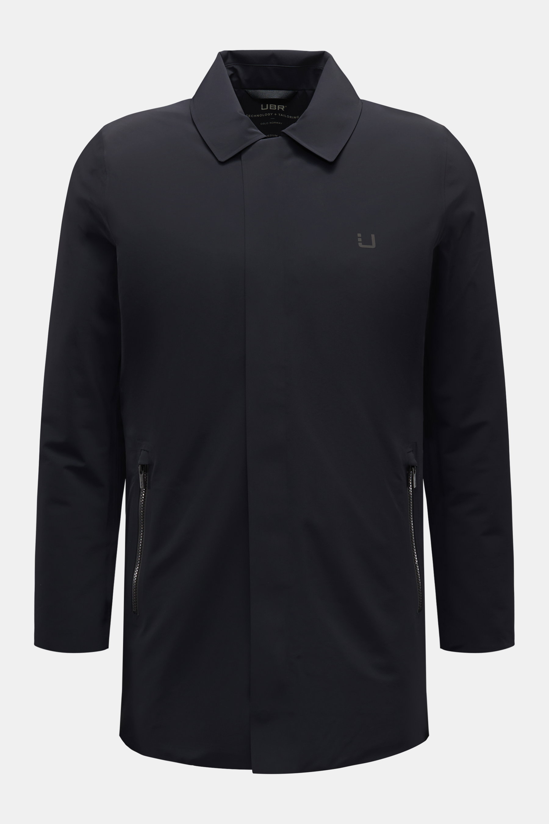 UBR Kurzmantel 'Regulator Coat' schwarz, Frontalansicht, glatter Griff, Slim Fit, Microfaser, wasserdicht, atmungsaktiv, Primaloft-Wattierung, reflektierendes Logo.