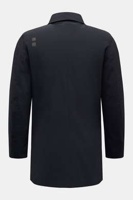 Rear view of UBR Short coat 'Regulator Coat' black, featuring Scandinavian simplicity, slim fit, waterproof, breathable design.

<p>The model 'Regulator Coat' by Norwegian label UBR is lightweight and exceptionally functional – Scandinavian simplicity def