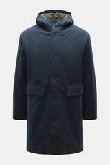 Frontansicht des navy Parka 04651/ A trip in a bag Parka 'Winter' mit Baumwoll-Microfaser-Mix, Oversized Fit, Kapuze, Reißverschluss, Windblende, großen Taschen, kontrastfarbenem Futter.