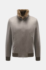 Alt tag (max 125 characters):
Front view of Eddy Monetti Cashmere blouson 'Rius' grey melange with stand-up collar and detachable fur trim.

Detailed description:
<p>High-quality blouson by EDDY MONETTI: The model 'Rius' impresses with a comfortable fit m