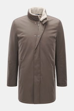 Eddy Monetti Jacke 'David' taupe, Frontansicht, hochwertig, wasserabweisend, Slim Fit, Zwei-Wege-Reißverschluss, Stehkragen mit Strick, regulierbar, zwei Innentaschen.
