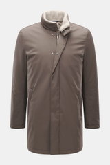 Eddy Monetti Jacke 'David' taupe, Frontansicht, hochwertig, wasserabweisend, Slim Fit, Zwei-Wege-Reißverschluss, Stehkragen mit Strick, regulierbar, zwei Innentaschen.