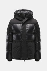 Front view of Moose Knuckles Down jacket 'Briar 3Q' black, high-quality microfiber, smooth touch, wind- and water-repellent, Slim Fit, warm down filling, two-way zipper, hood with drawstring, patch front pockets with flap, metal logo on upper arm, comfort