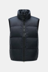 Stone Island Daunenweste 'Seamless Tunnel Nylon Down' navy front view, slim fit, wind- and water-resistant, padded collar, 2-way zipper, four pockets.