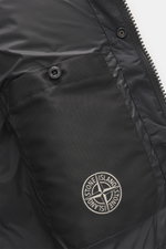 Stone Island Daunenweste 'Matt Ripstop Cordura' schwarz, Detailaufnahme innen von Taschen mit hochwertiger Microfaser, glattem Griff, wind- und wasserabweisend, wärmender Daunenfüllung, Regular Fit, Zwei-Wege-Reißverschluss, wattiertem Kragen, vier Frontt