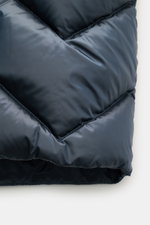 Parajumpers Daunenweste 'Jeordie' petrol, Nahaufnahme von wind- und wasserabweisendem, strapazierfähigem Microfaserstoff mit leichter Daunenfüllung.