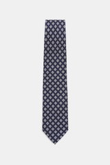 Bigi Silk tie 'Nilo' navy/light blue/white patterned, front view, pure silk, subtle sheen, classic diamond pattern, lining identical to outer fabric, made in Italy, width 8 cm.