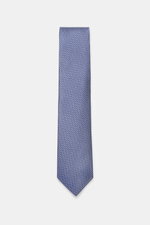 Tom Ford Seidenkrawatte rauchblau/creme gemustert, von oben fotografiert, reine Seide, dezenter Glanz, grafisches Muster, Logo-Stitching, made in Italy, 8 cm breit.