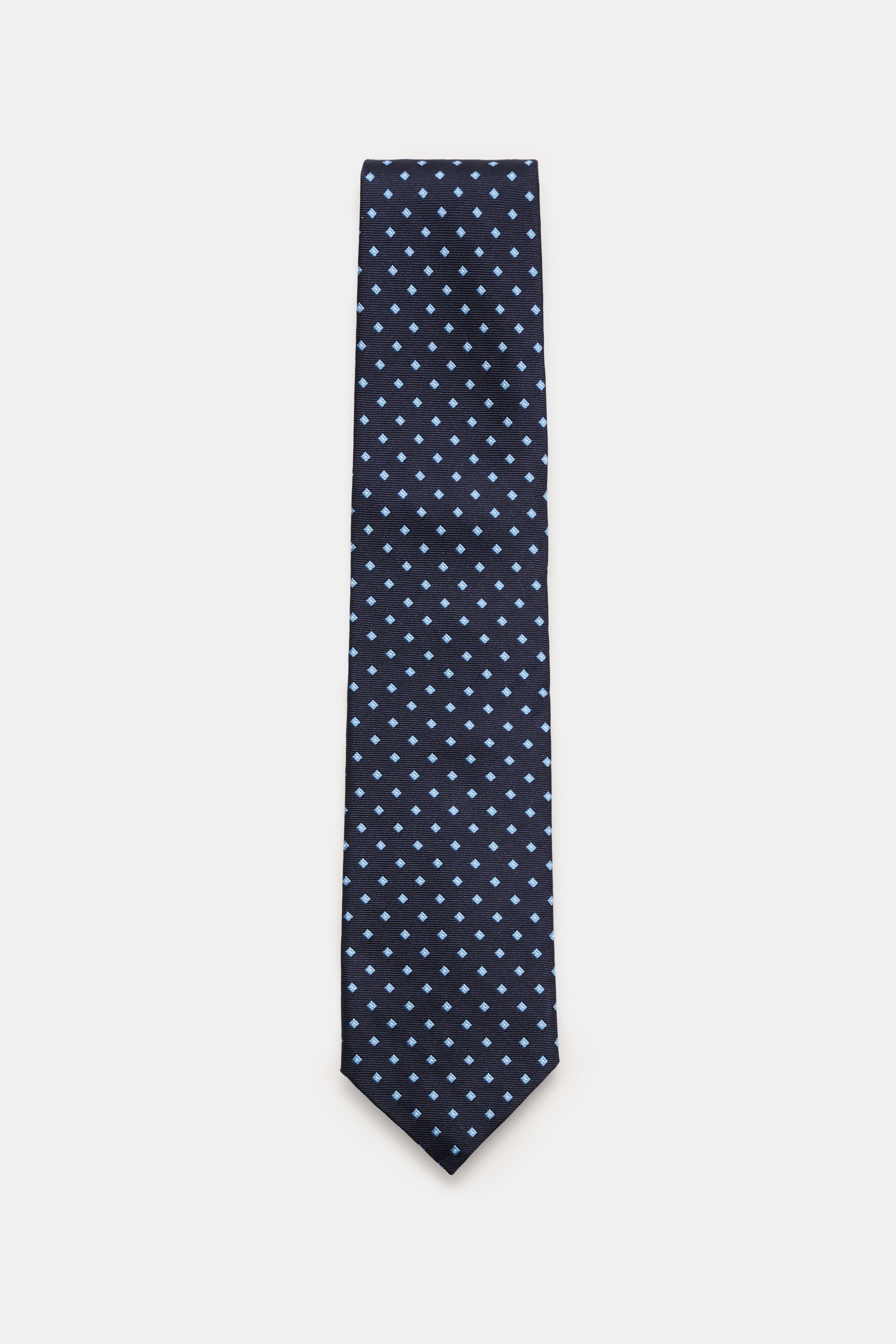 Borrelli Seidenkrawatte navy/hellblau gemustert, frontale Draufsicht, reine Seide, feines grafisches Webmuster, 8 cm breit, Made in Italy, tonaler Futterstoff.