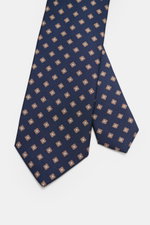 Borrelli Seidenkrawatte navy/hellbraun gemustert, handgefertigt aus reiner Seide mit feinem, grafischem Webmuster, von oben fotografiert, Made in Italy.