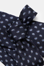 Zegna Silk tie navy/light blue patterned shown from above, highlighting pure silk, subtle shine, classic paisley pattern, Made in Italy, width approx. 8 cm.