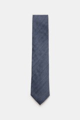 Zegna Krawatte rauchblau, frontal fotografiert, Mix aus Wolle und Seide, dezenter Glanz, feines Streifenmuster, Made in Italy, ca. 8 cm breit