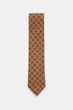 Front view of Zegna Silk tie light brown/dark brown patterned with pure silk, subtle shine, floral woven pattern, contrasting colored lining fabric, Made in Italy, width approx. 8 cm.