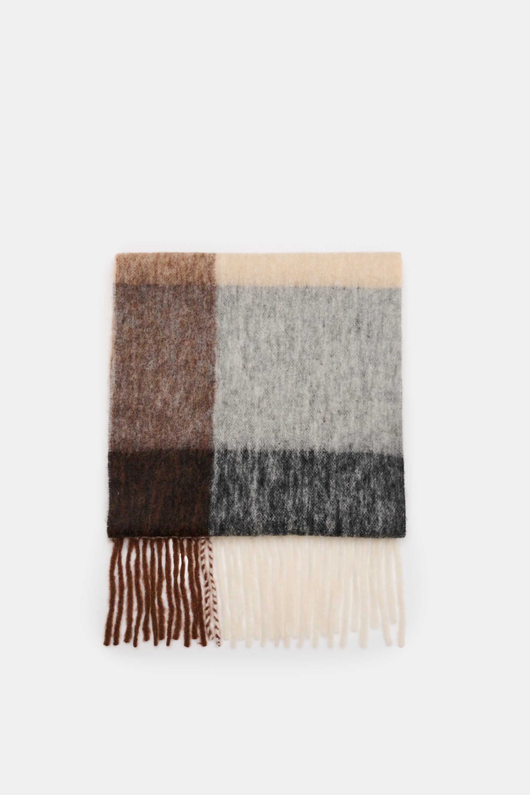 04651/ A trip in a bag Schal 'Color Block Scarf' grau/braun/creme, weich, atmungsaktiv, Alpaka-Mix, Fransen, Maße ca. 170x42 cm, flach von oben fotografiert.