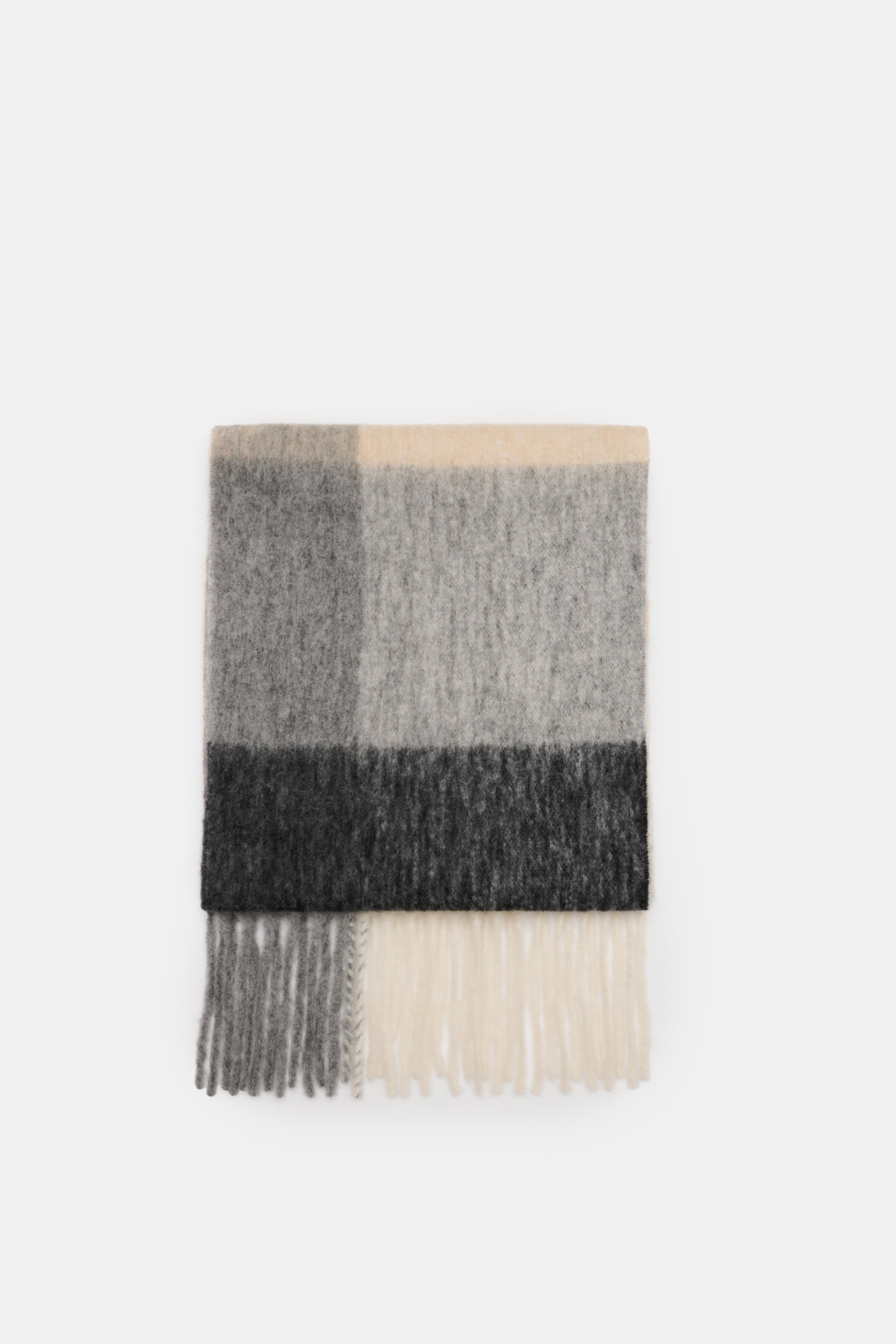 04651/ A trip in a bag Schal "Color Block Scarf" grau/beige/creme, weich, atmungsaktiv, Alpaka-Mix, Fransen, liegend von oben fotografiert, 170x42 cm.