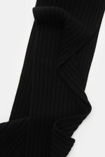 von Braun Cashmere Schal schwarz in klassischem Rippstrick-Design, aus reinem mongolischem Cashmere, weich, feines Strickbild, flach fotografiert
