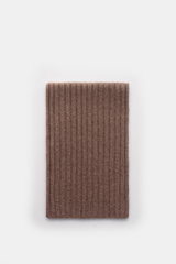 Top-down view of a folded von Braun Cashmere scarf brown mottled in classic rib knit, showcasing fine, soft pure Mongolian cashmere fabric.

<p>This timeless VON BRAUN scarf made of pure Mongolian cashmere in distinctive rib knit protects against bad weat