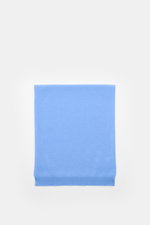 04651/ A trip in a bag Cashmere Schal blau, flachliegend von oben fotografiert, weicher Griff, reine Cashmere, Rippstrick-Kanten, 162x34 cm, edle Wärme