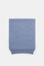04651/ A trip in a bag Schal "Mouline Scarf" rauchblau/beige meliert, weich, Woll-Cashmere-Mix, Rippstrickkanten, ca. 170x34 cm, von oben fotografiert.