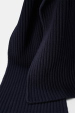 Belstaff Scarf 'Watch' navy shown in close-up from a front angle, highlighting its wide rib knit pure wool fabric and soft feel.  
<p>The cozy 'Watch' scarf from BELSTAFF made of pure wool and in a modern rib-knit look is an indispensable accessory combin