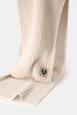 Close-up front view of Belstaff Scarf 'Watch' light grey with wide rib knit, soft pure wool, and BELSTAFF label.

Description: <p>The cozy 'Watch' scarf from BELSTAFF made of pure wool and in a modern rib-knit look is an indispensable accessory combinatio