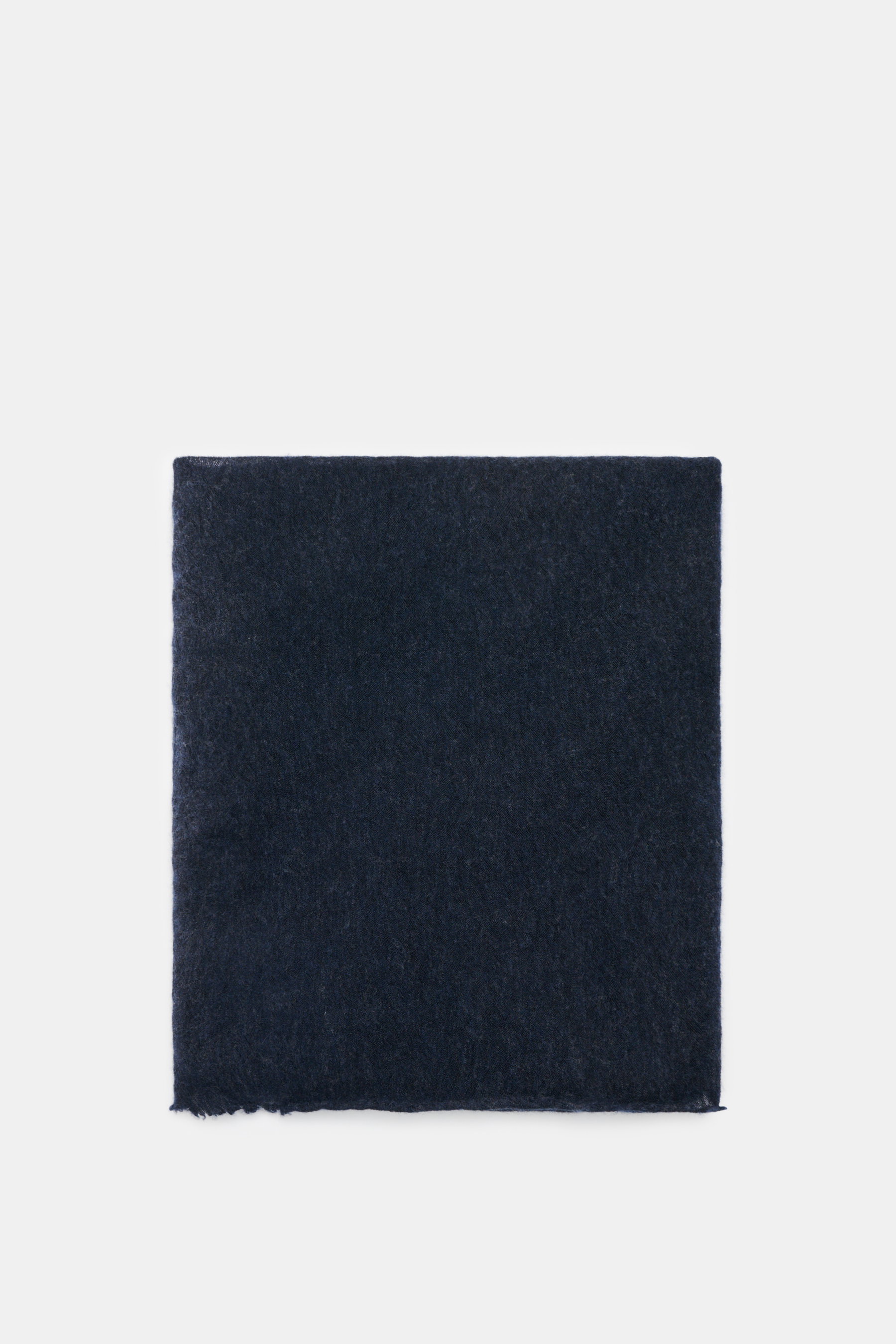 Fedeli Cashmere Tuch 'Yeti' navy, rechteckig liegend von oben fotografiert, geflammte Optik, offene Saumkanten, weicher voluminöser Griff, ca. 142x96 cm.