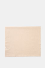19 Andrea’s 47 Cashmere Schal beige meliert, flach liegend von oben fotografiert, reiner Cashmere, sehr weicher Griff, feine leichte Qualität, schmale Fransenkante, Maße ca. 198 x 62 cm