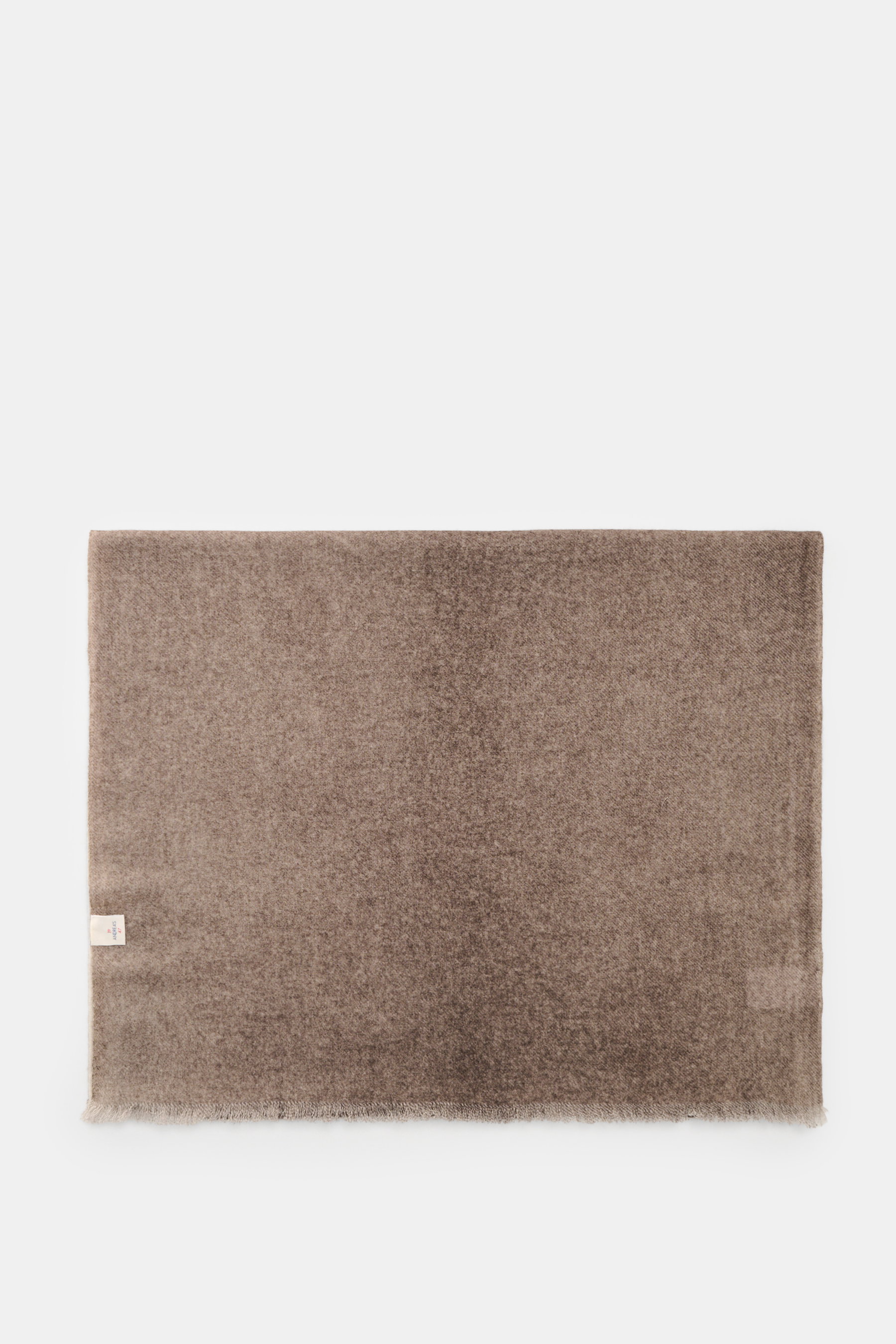 andrea's 1947 Cashmere Schal dunkelbraun meliert, flach liegend von oben fotografiert, hauchdünn, reine Cashmere, leichte Qualität, schmaler Fransensaum, Maße ca. 194x61 cm