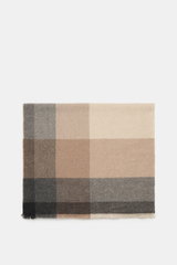 Brunello Cucinelli Schal beige/grau/anthrazit kariert, großes Karomuster, schmaler Fransensaum, weich, aus Wolle und Cashmere, flach liegend, frontal fotografiert.