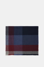 Brunello Cucinelli Schal navy/bordeaux/grau kariert, großes Karomuster, schmaler Fransensaum, aus Wolle und Cashmere, flach liegend von oben fotografiert.
