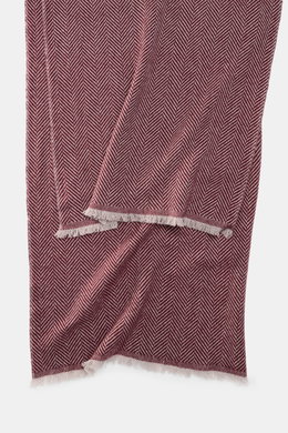 Brunello Cucinelli Cashmere scarf grey/bordeaux patterned shown from above, highlighting two-tone woven herringbone, fringe edges.