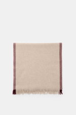 Brunello Cucinelli Cashmere scarf dark grey/bordeaux folded, top-down view, pure cashmere, very soft touch, narrow fringed edge, approx. 162x44 cm.