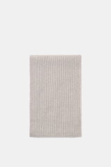Iris von Arnim Cashmere scarf 'Collin' grey melange shown from top view, pure cashmere, soft touch, modern half-patent knit, approx. 170x30 cm.